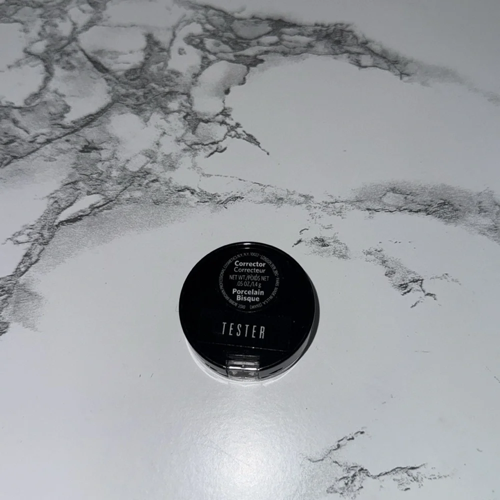 NWOB Bobbi Brown corrector- Porcelain Bisque Never used No box
